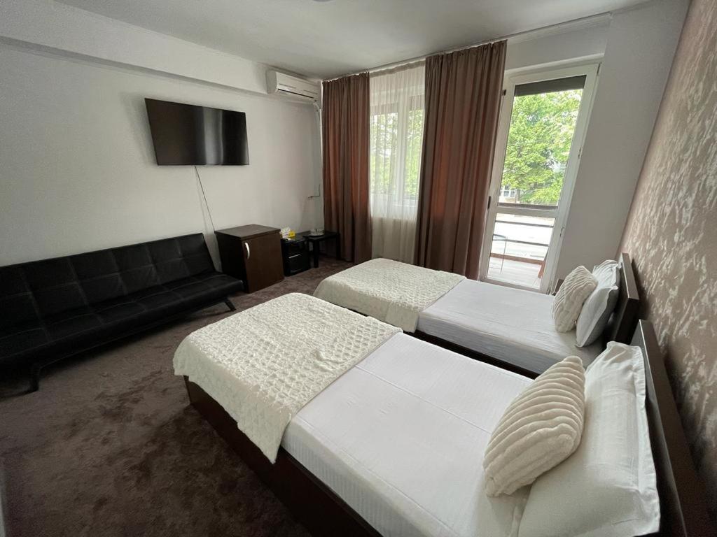 Hotel Rivoli Bukarest Kültér fotó